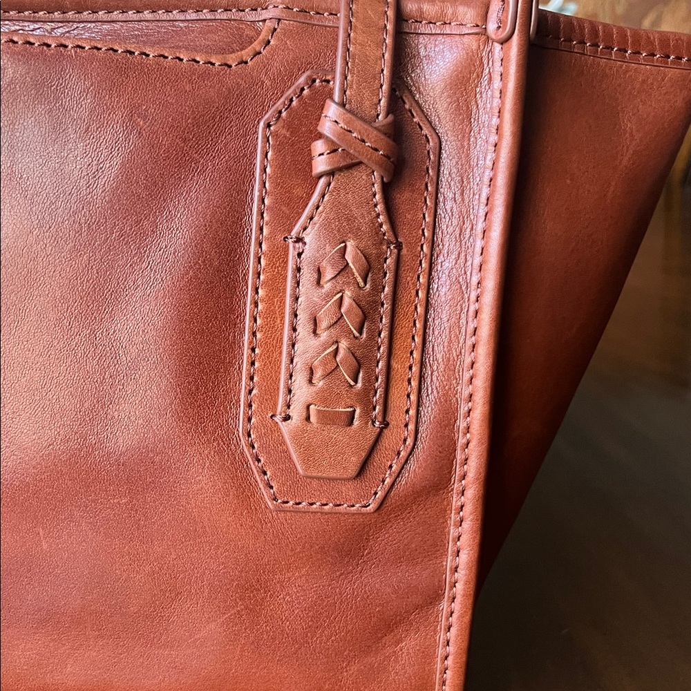 NWT HOBO Expedition Tote -Pecan Ridge. Beautifully crafted leather. - Picture 7 of 10